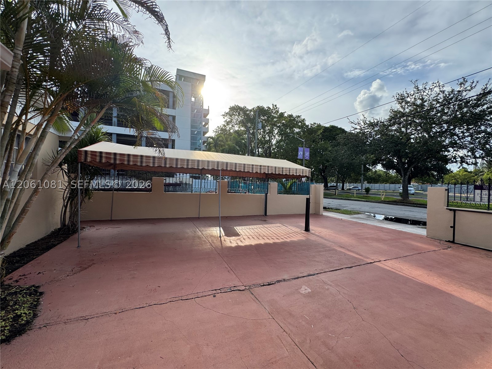 2524 SW 6th St, Miami FL 33135