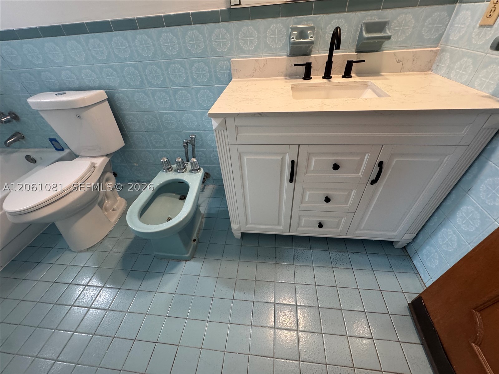 2524 SW 6th St, Miami FL 33135