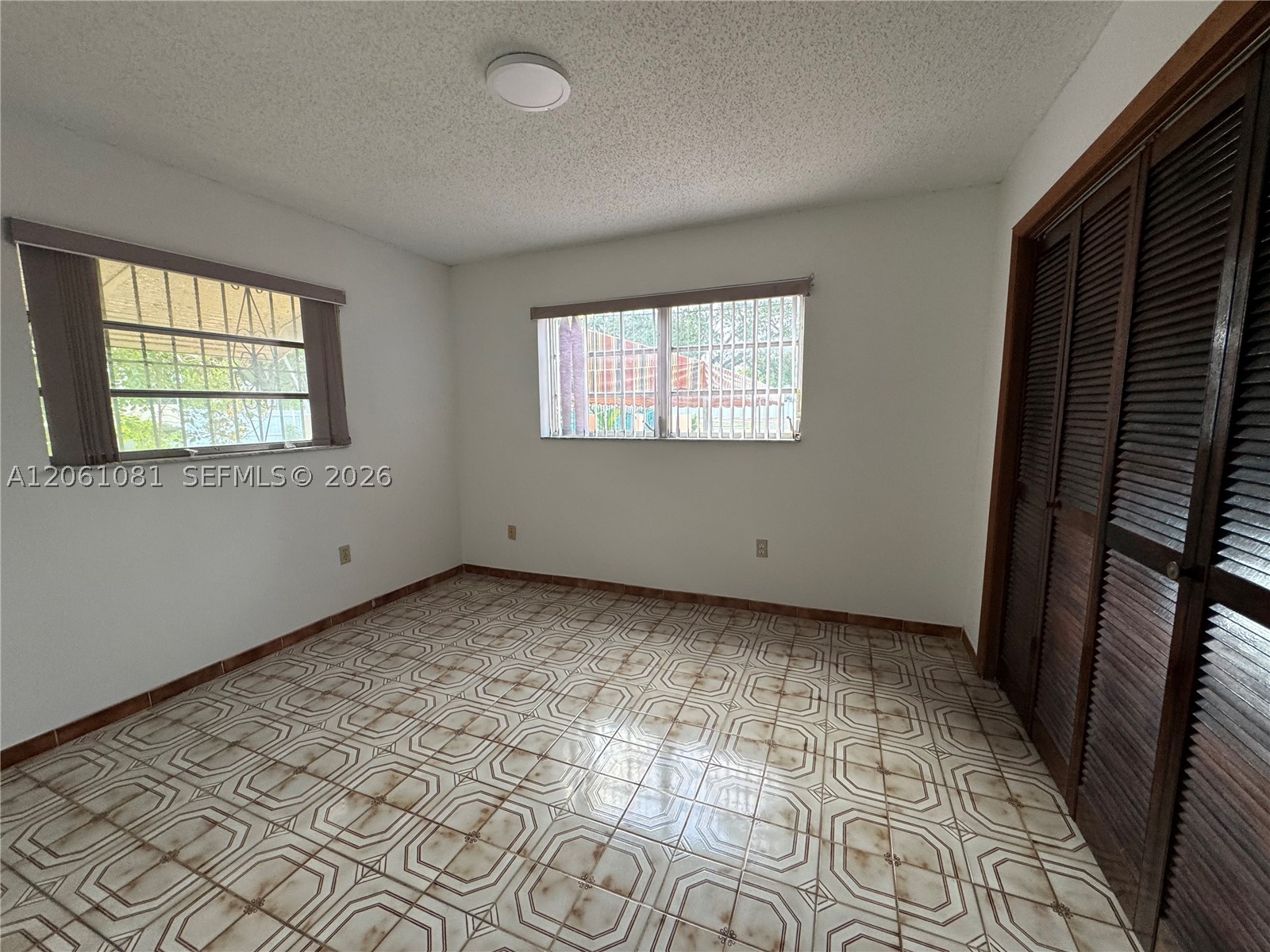 2524 SW 6th St, Miami FL 33135