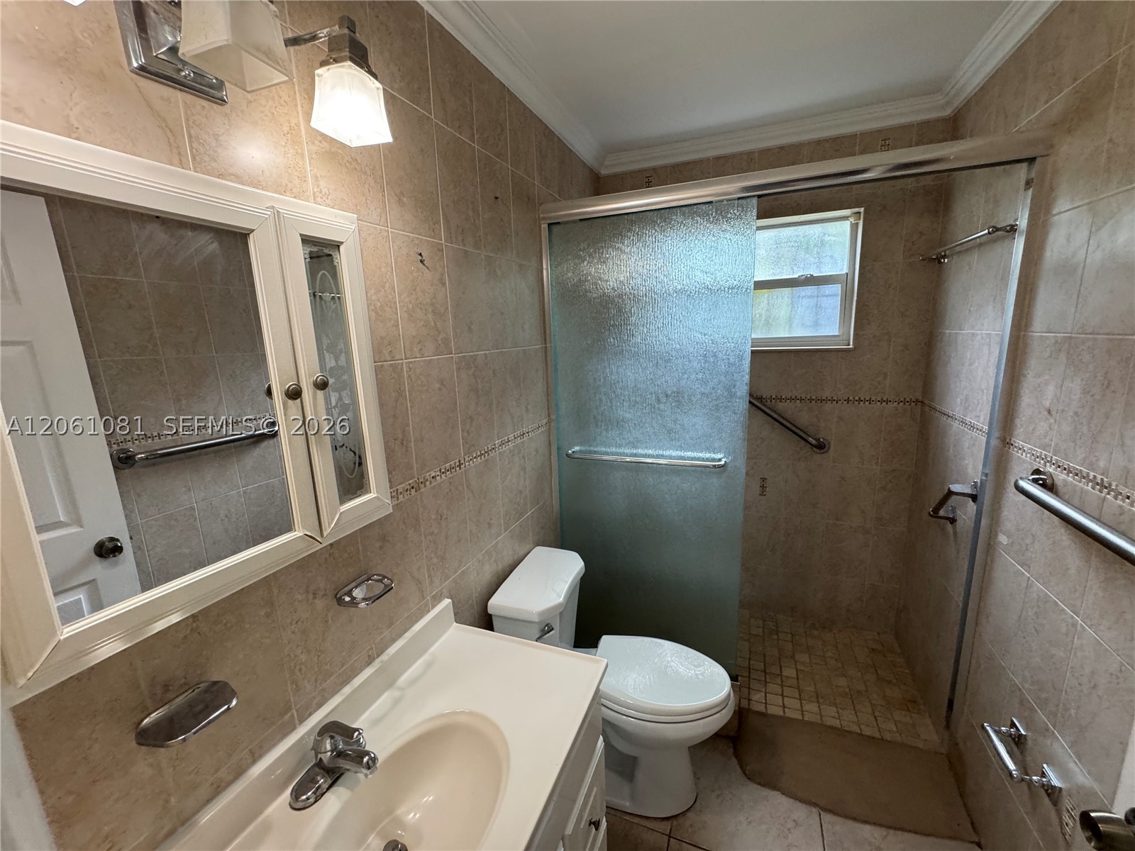 2524 SW 6th St, Miami FL 33135
