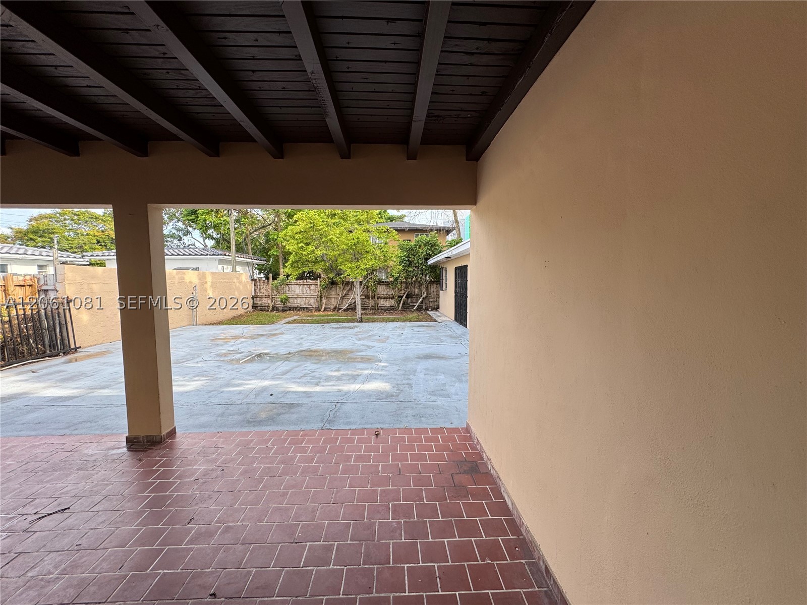 2524 SW 6th St, Miami FL 33135