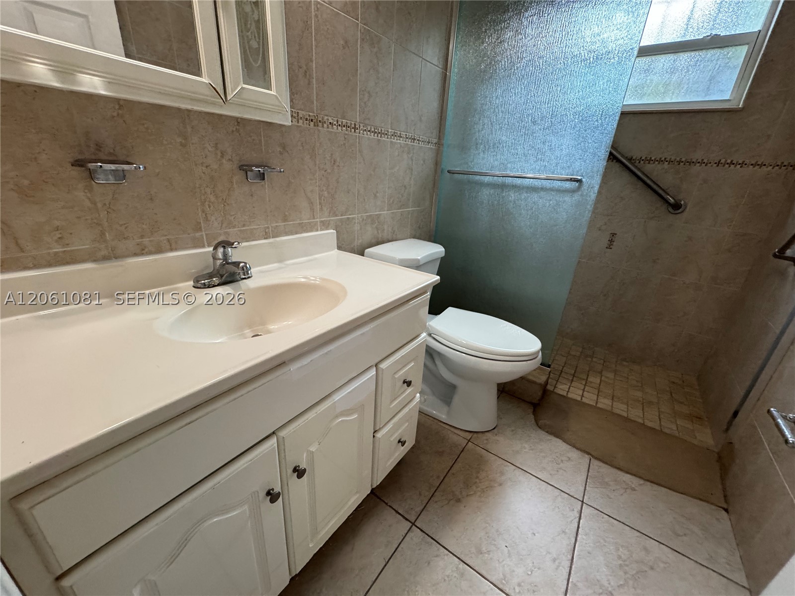 2524 SW 6th St, Miami FL 33135