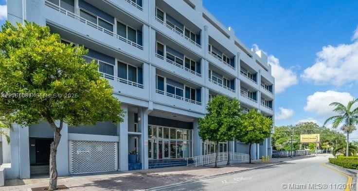 3250 Grand Ave #302, Miami FL 33133