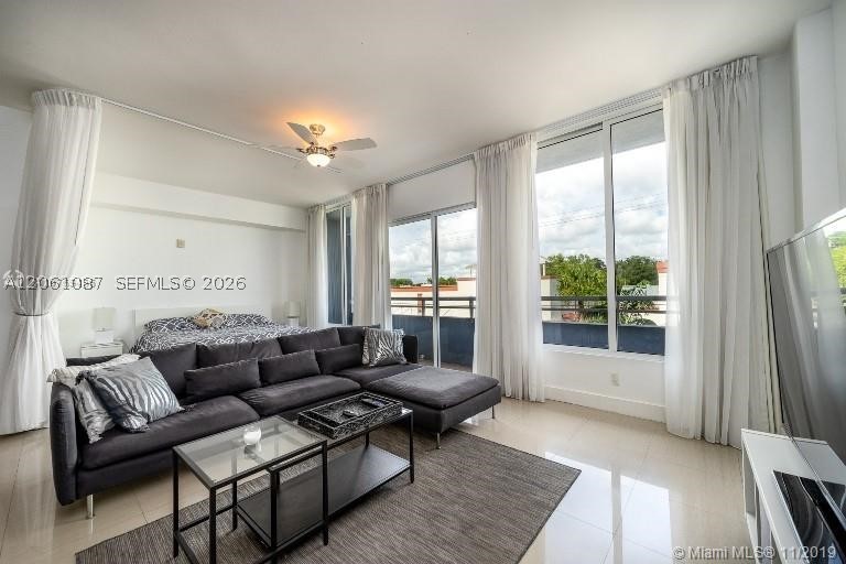 3250 Grand Ave #302, Miami FL 33133