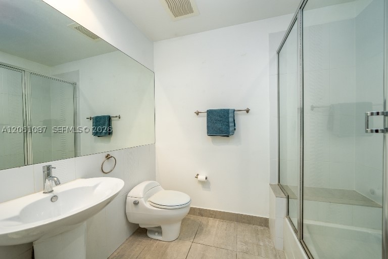 3250 Grand Ave #302, Miami FL 33133