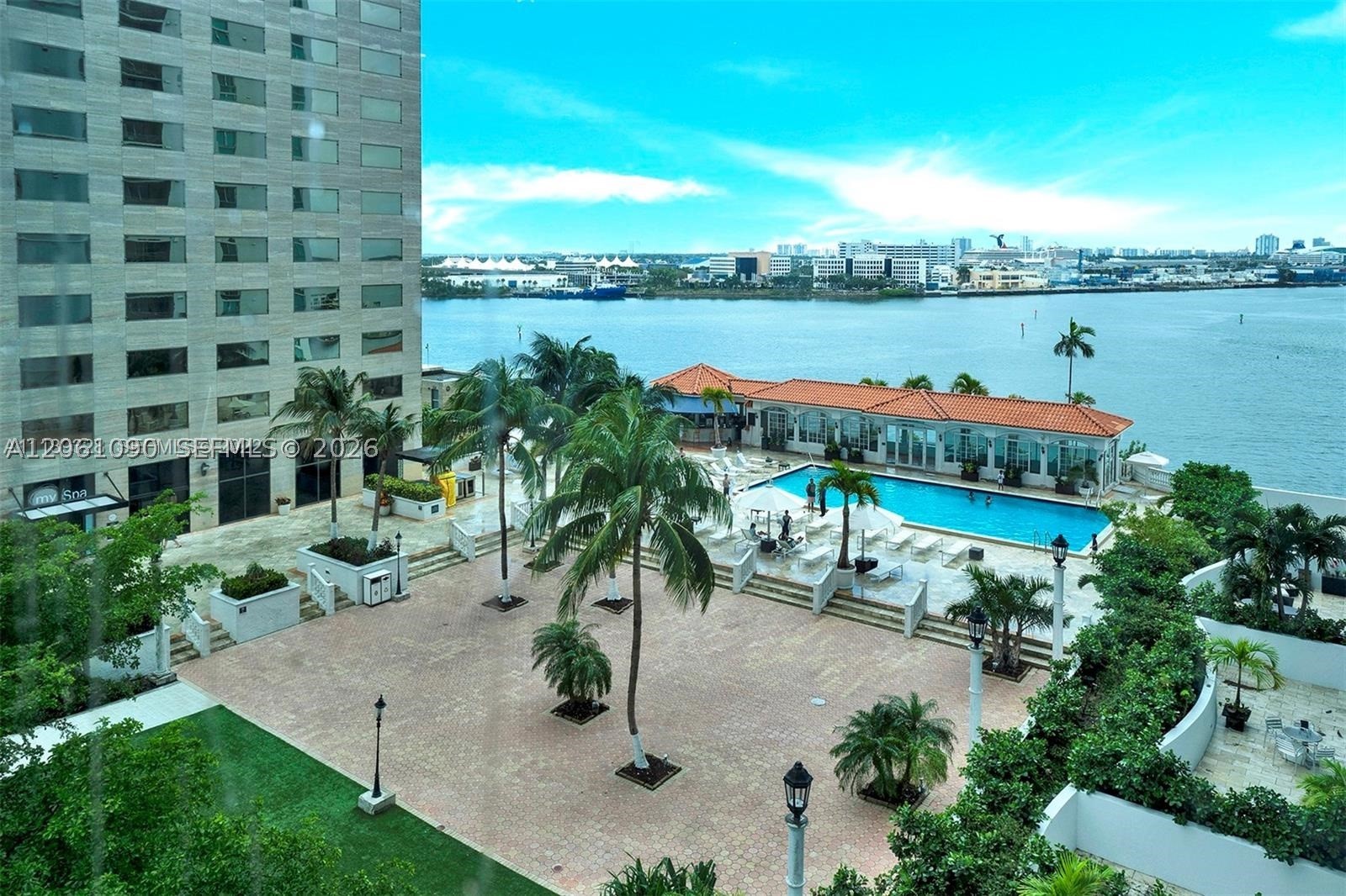 325 S Biscayne Blvd #4316, Miami FL 33131