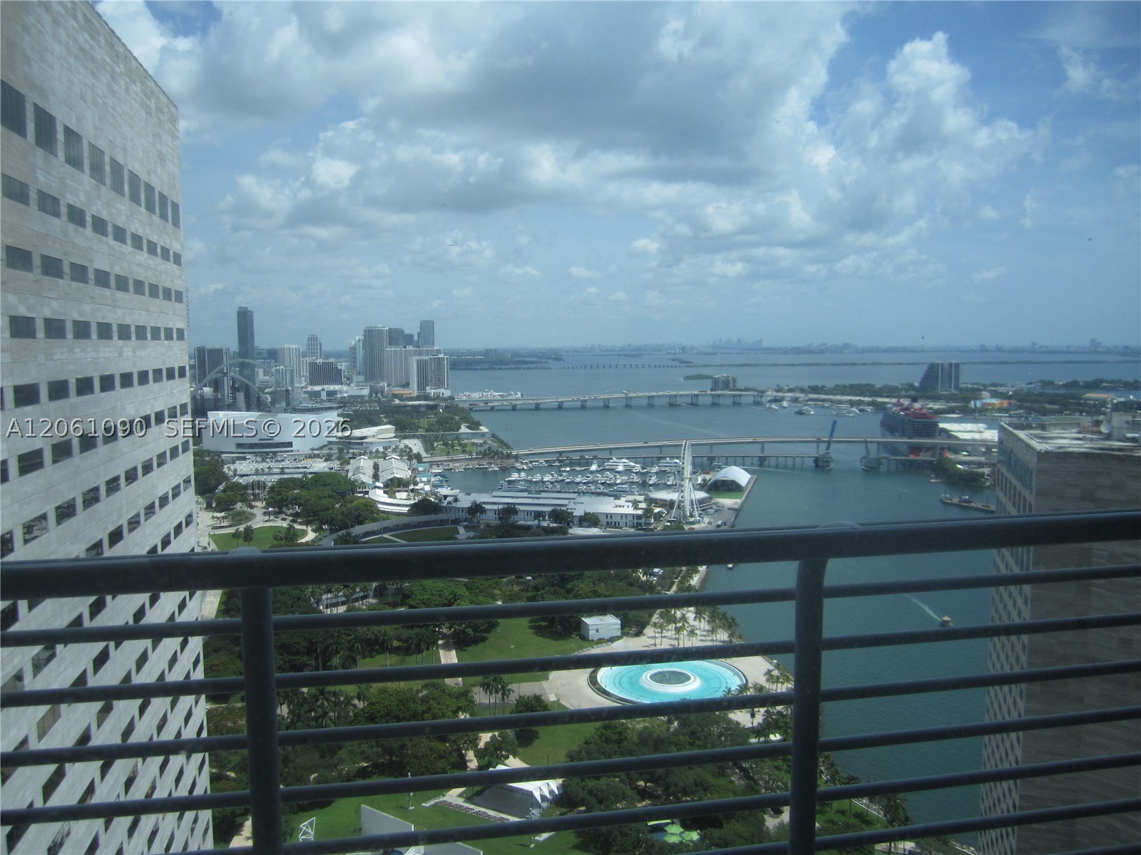 325 S Biscayne Blvd #4316, Miami FL 33131