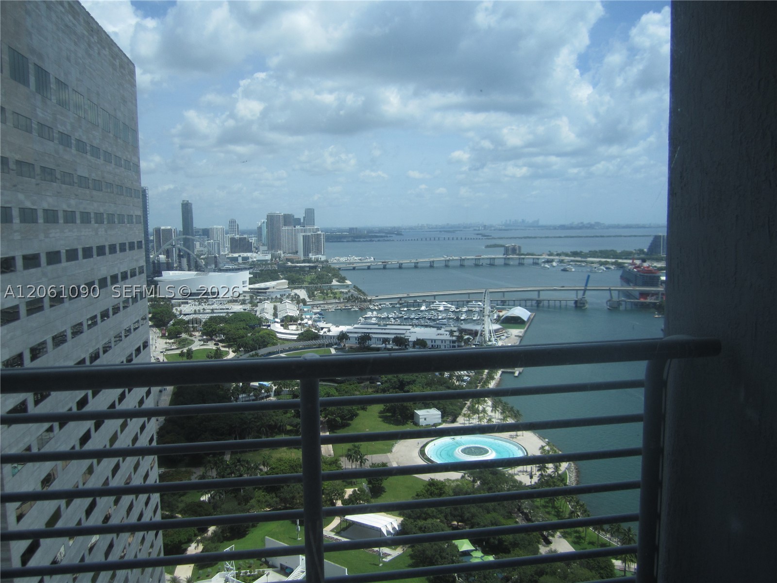 325 S Biscayne Blvd #4316, Miami FL 33131