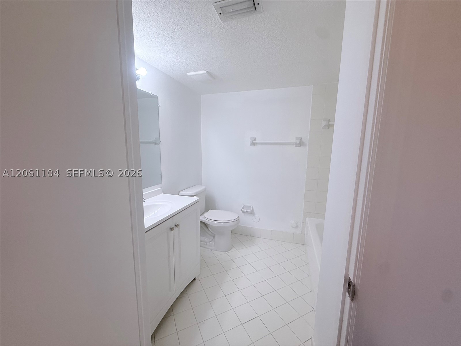 995 NE 34th Ave #101, Homestead FL 33033