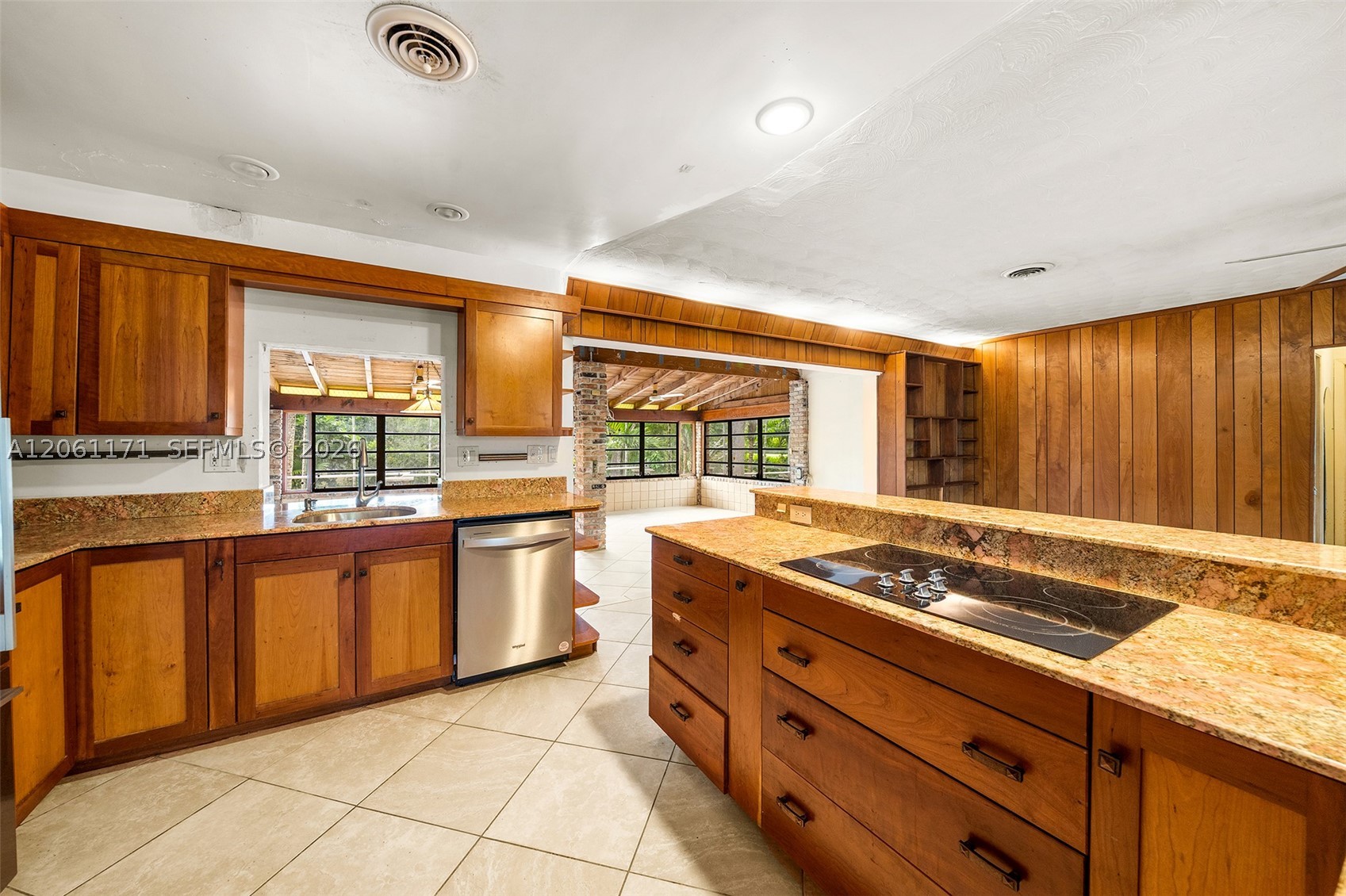 6801 SW 82nd Ave, Miami FL 33143