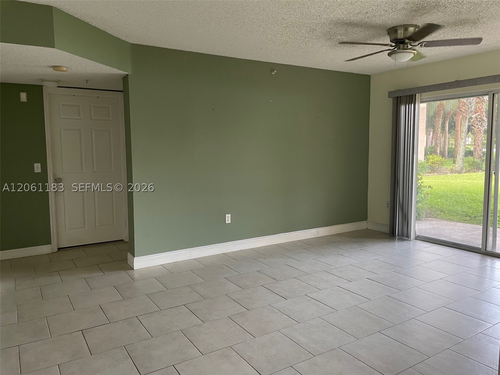 5005 Wiles Rd #102, Coconut Creek FL 33073