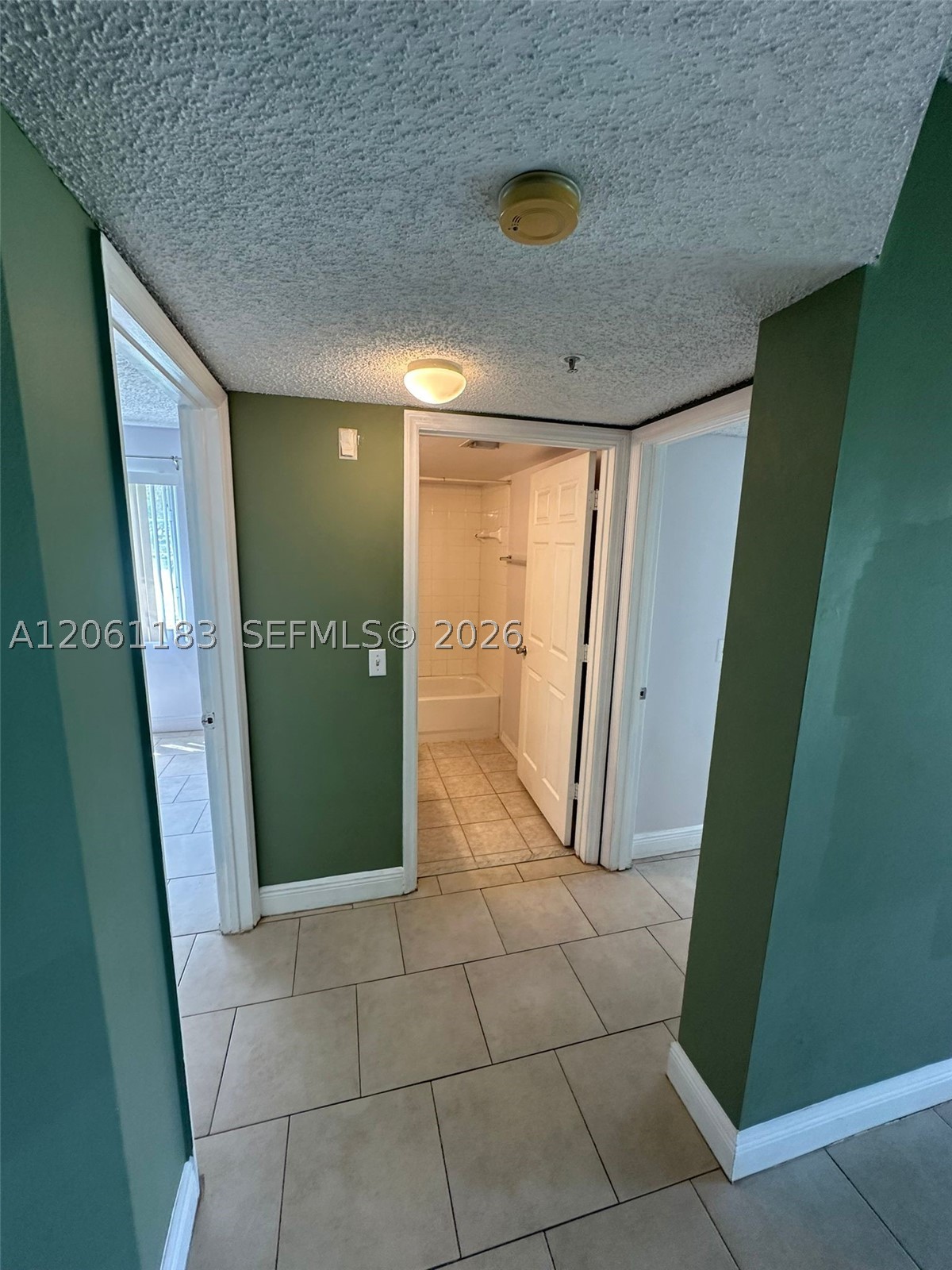 5005 Wiles Rd #102, Coconut Creek FL 33073