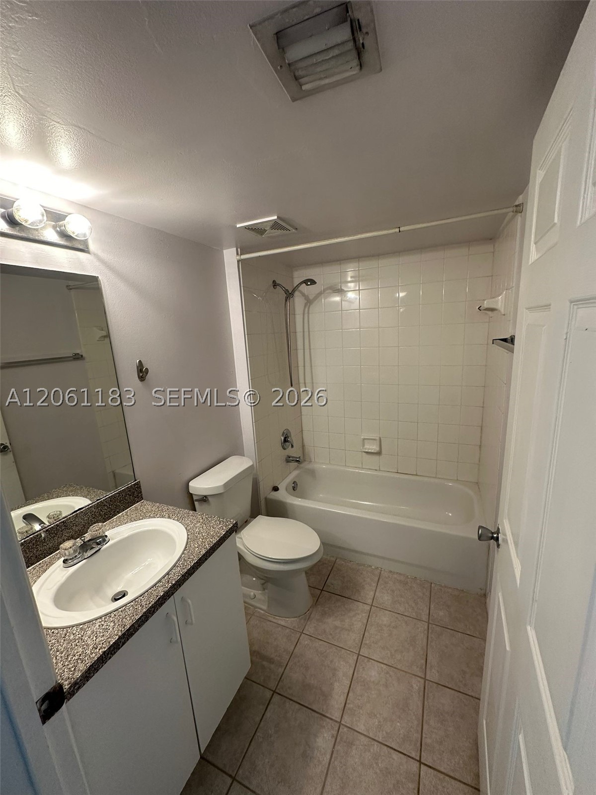 5005 Wiles Rd #102, Coconut Creek FL 33073