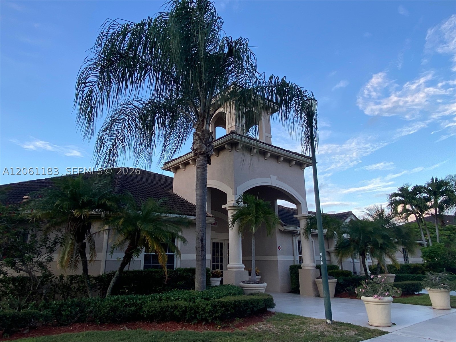 5005 Wiles Rd #102, Coconut Creek FL 33073