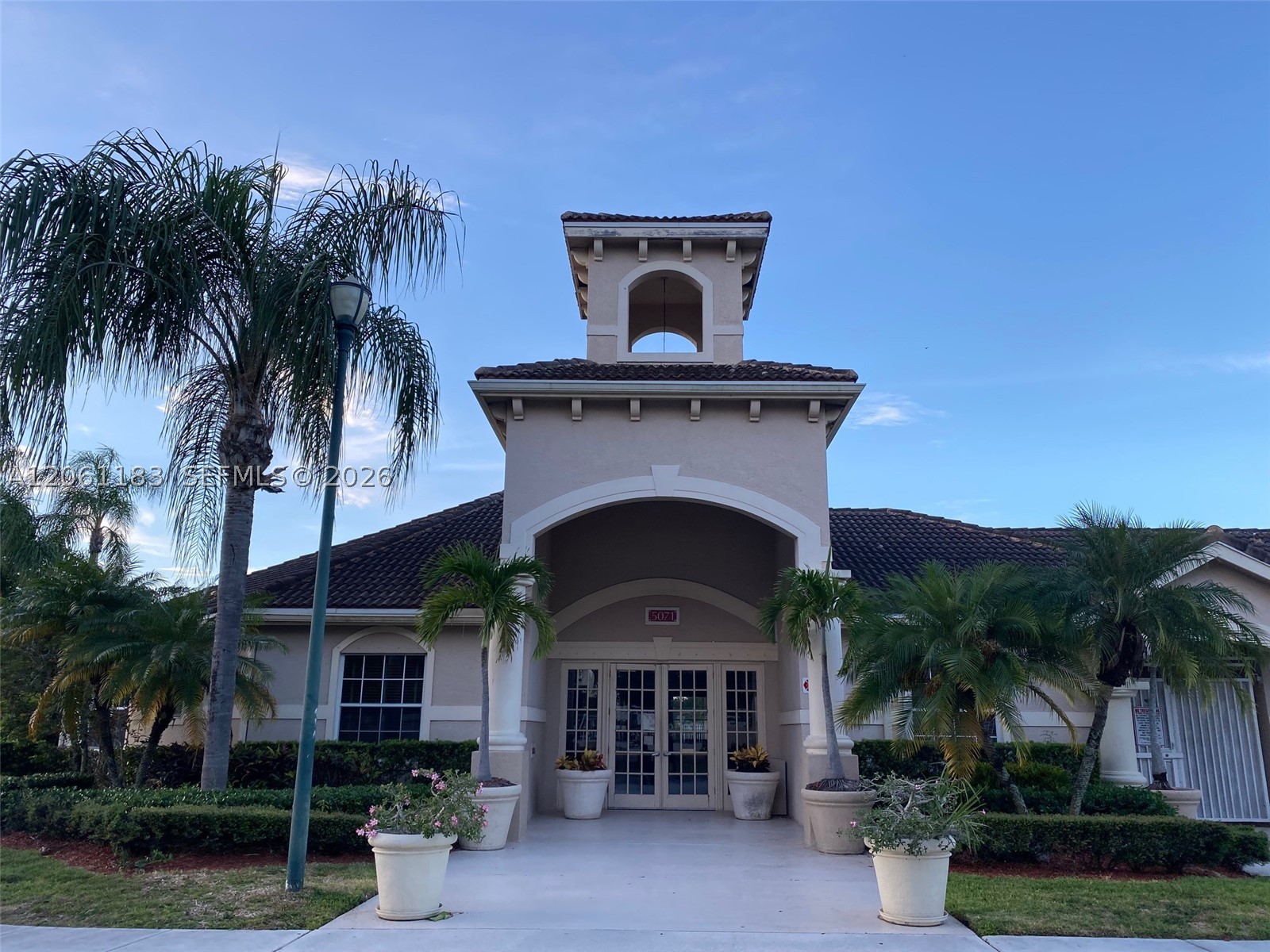 5005 Wiles Rd #102, Coconut Creek FL 33073