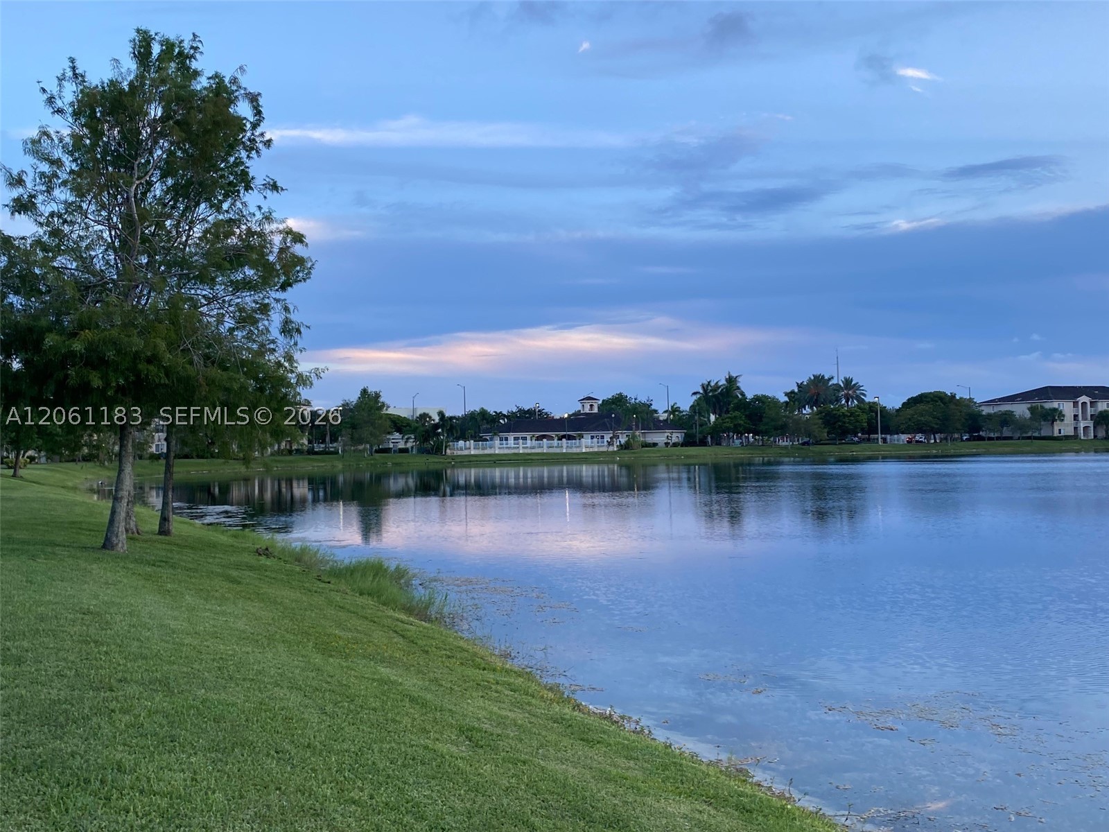 5005 Wiles Rd #102, Coconut Creek FL 33073