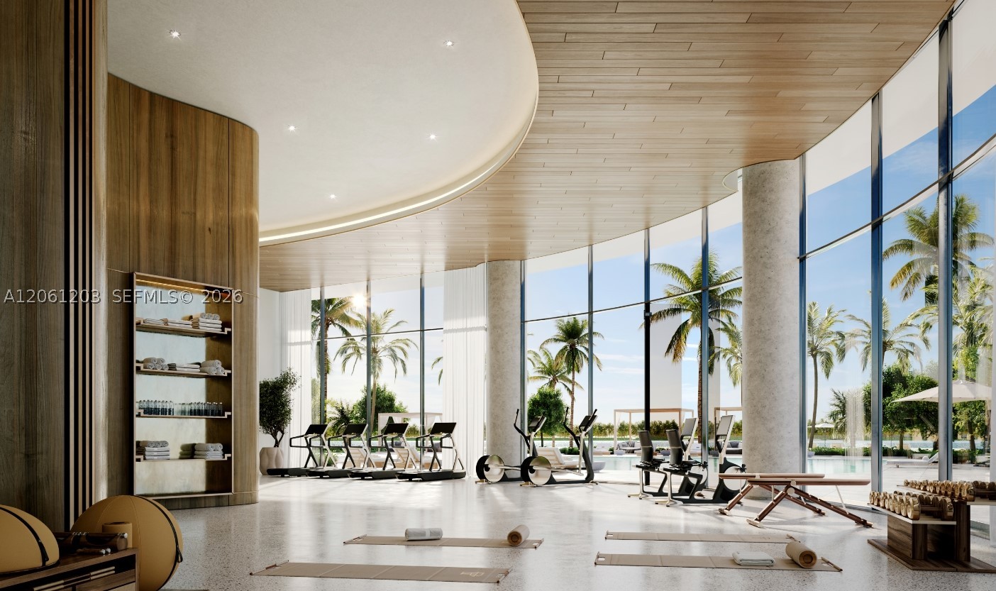2411 Laguna Circle #2010, Miami FL 33181