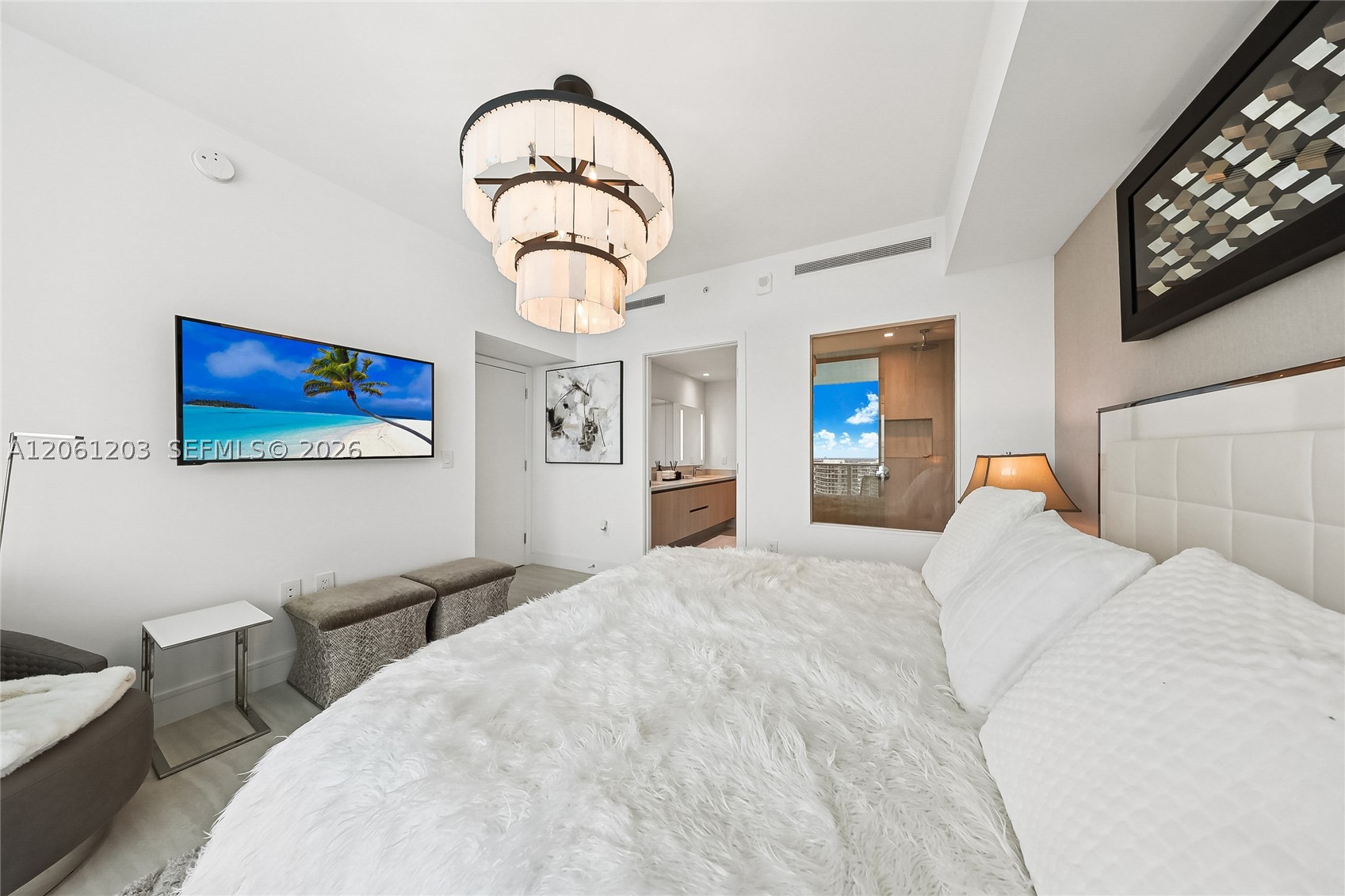 2411 Laguna Circle #2010, Miami FL 33181