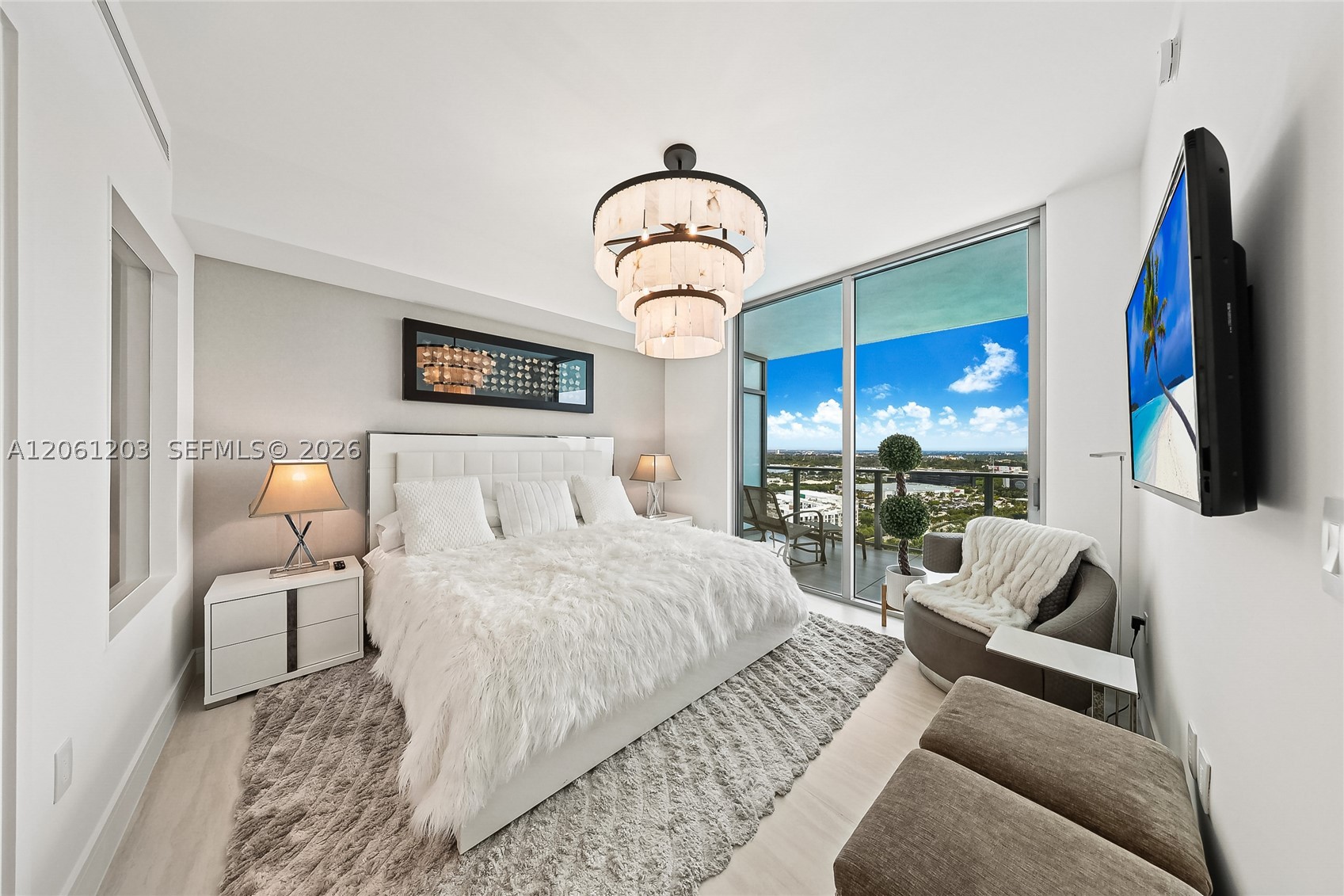 2411 Laguna Circle #2010, Miami FL 33181