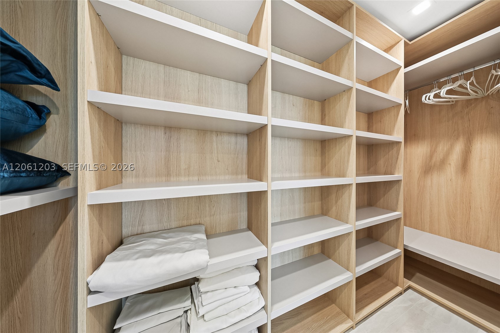 2411 Laguna Circle #2010, Miami FL 33181
