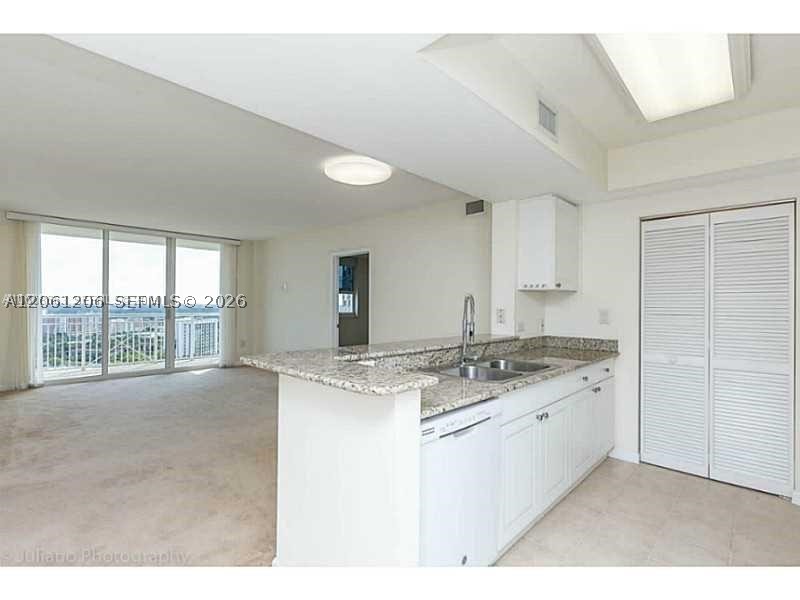 19501 W Country Club Dr #2205, Aventura FL 33180