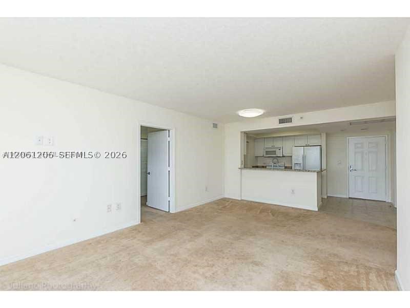 19501 W Country Club Dr #2205, Aventura FL 33180