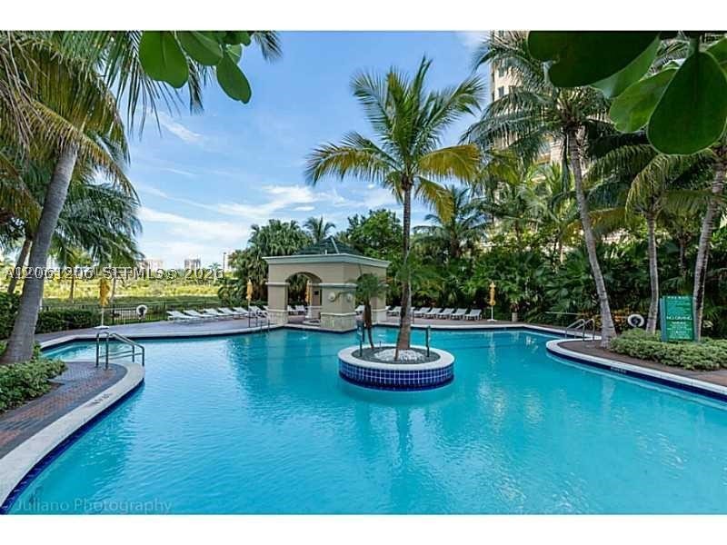 19501 W Country Club Dr #2205, Aventura FL 33180