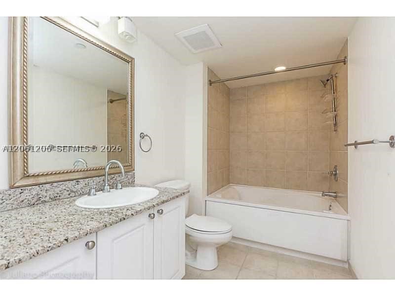 19501 W Country Club Dr #2205, Aventura FL 33180
