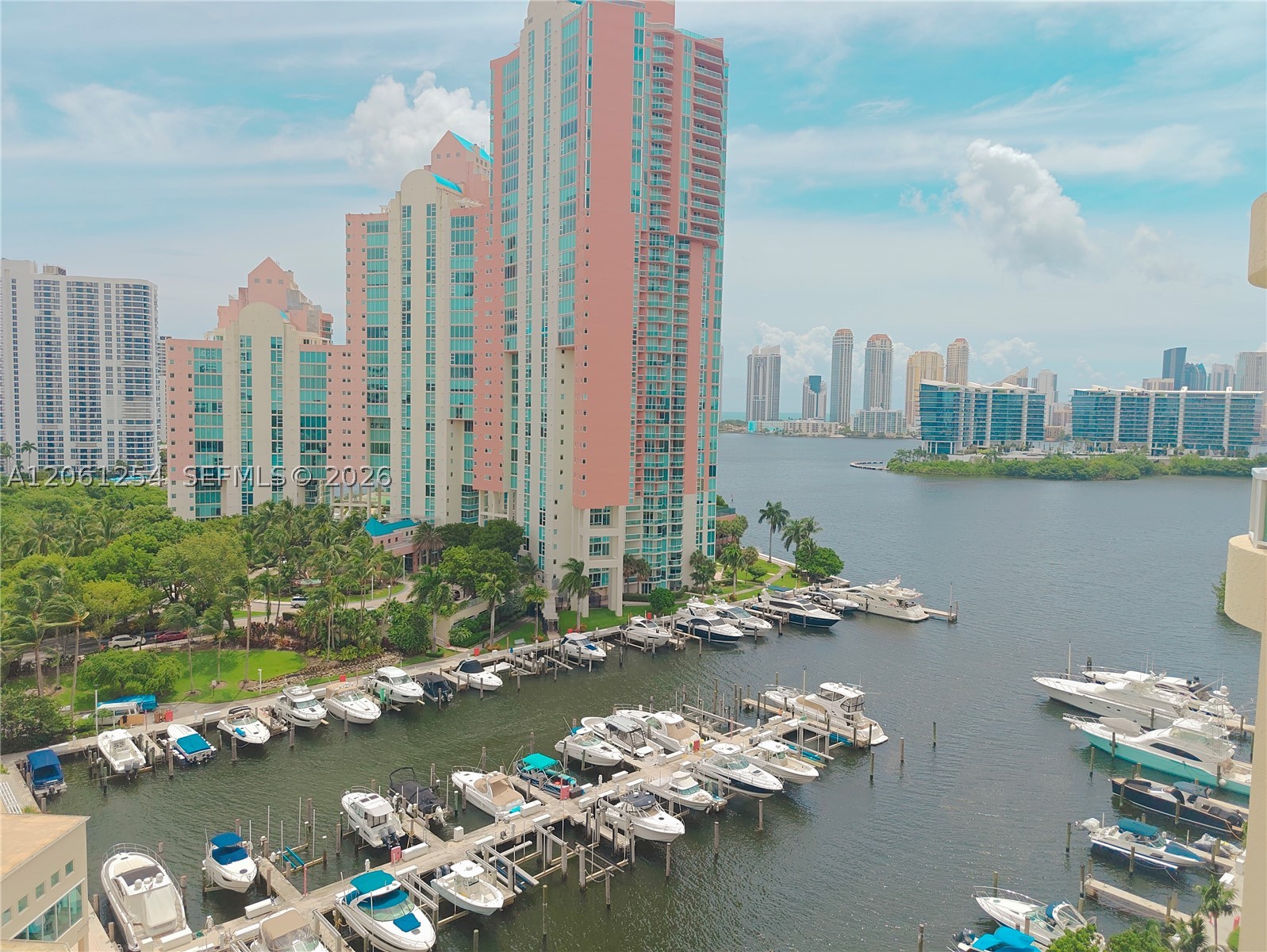 3340 NE 190th St #1304, Aventura FL 33180