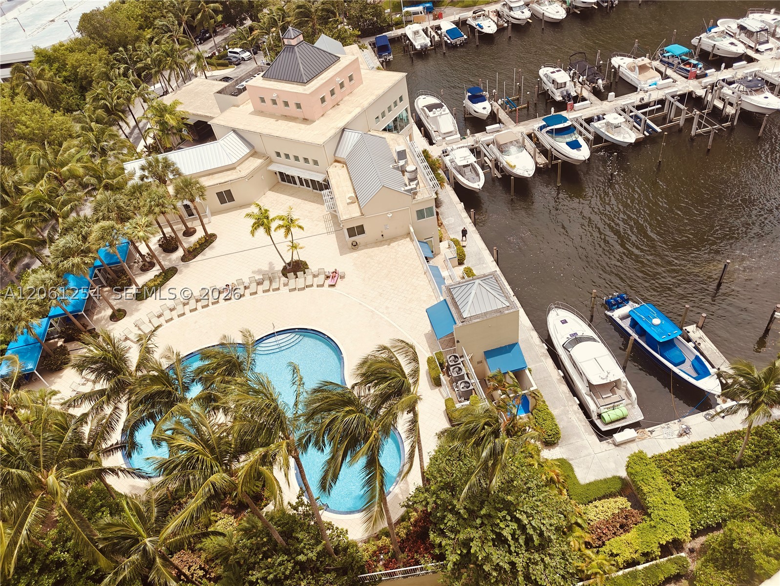 3340 NE 190th St #1304, Aventura FL 33180