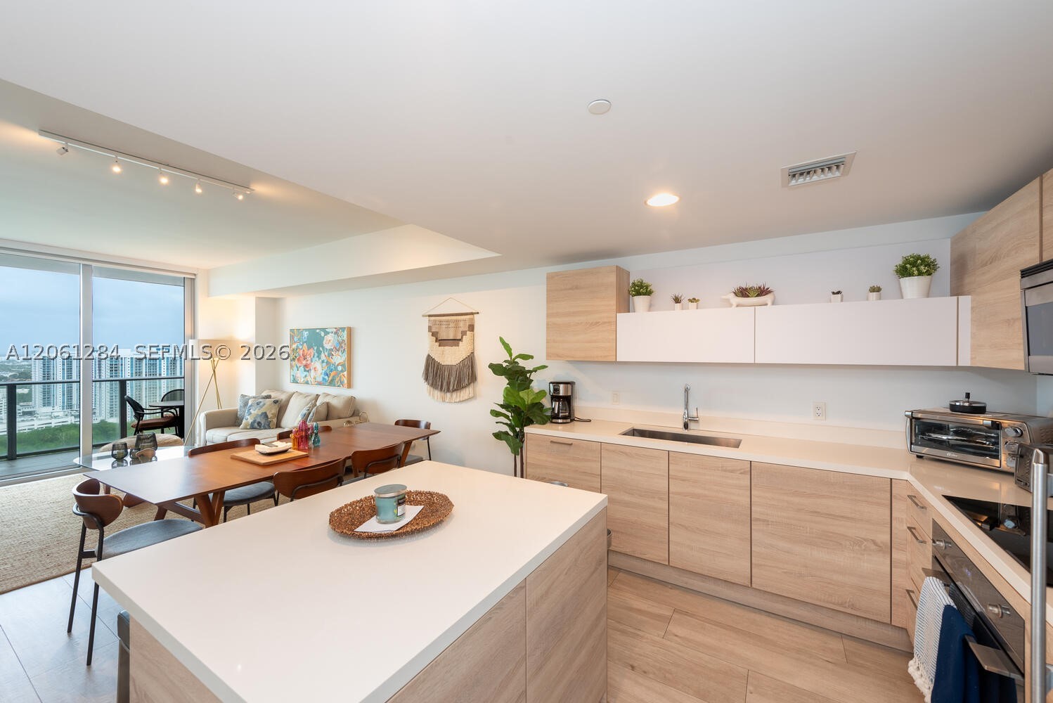 16385 Biscayne Blvd #2904, North Miami Beach FL 33160