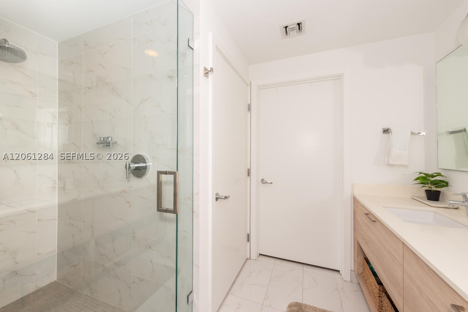 16385 Biscayne Blvd #2904, North Miami Beach FL 33160
