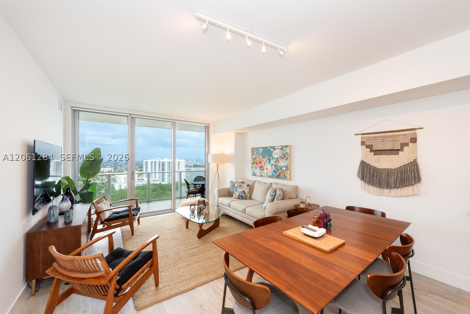 16385 Biscayne Blvd #2904, North Miami Beach FL 33160