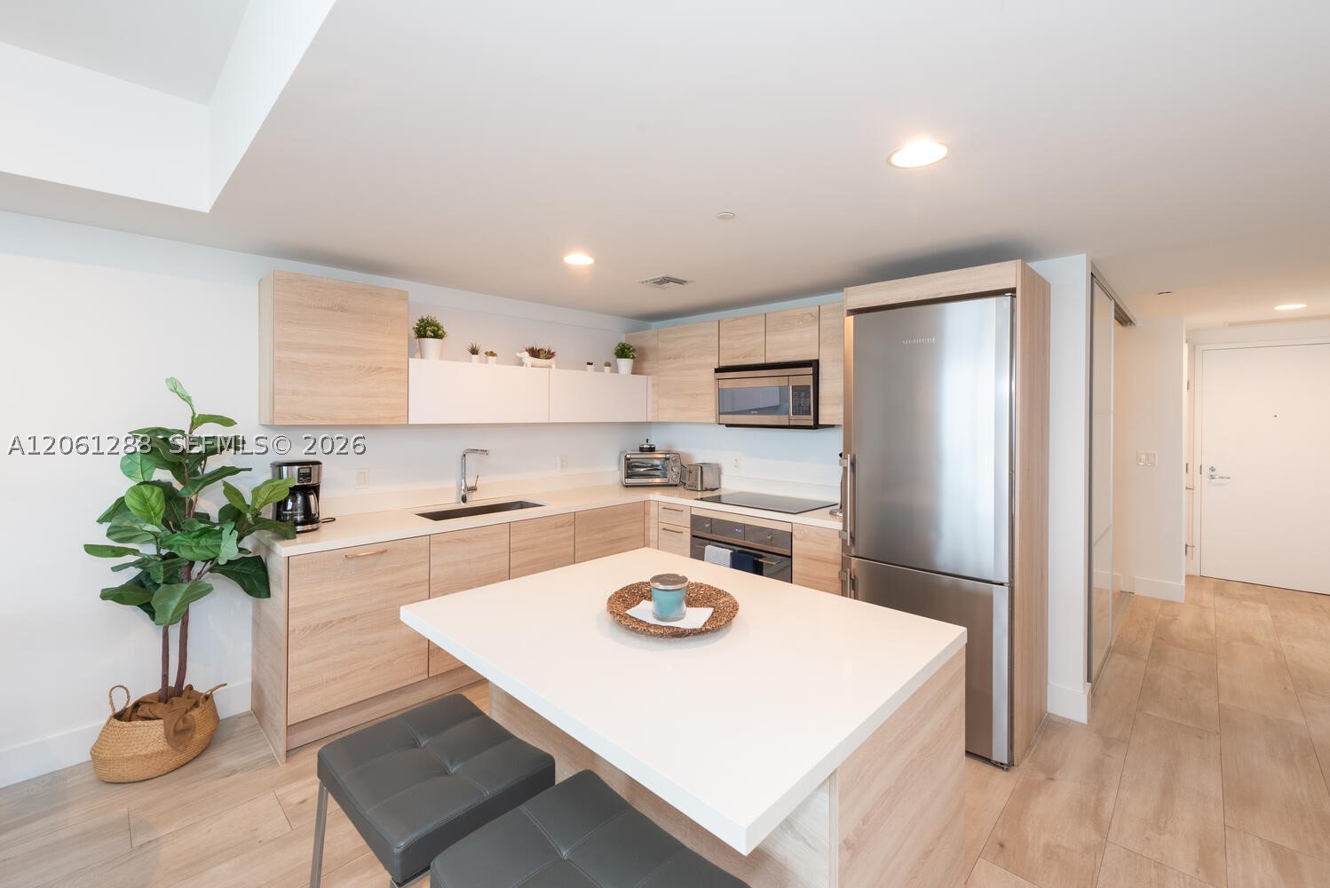 16385 Biscayne Blvd #2904, North Miami Beach FL 33160