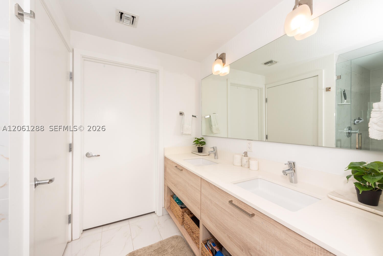 16385 Biscayne Blvd #2904, North Miami Beach FL 33160