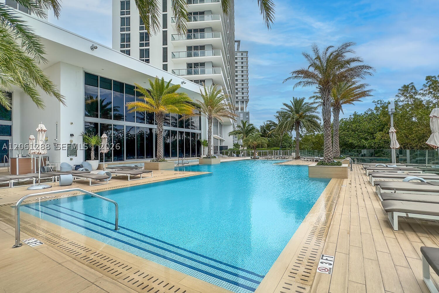 16385 Biscayne Blvd #2904, North Miami Beach FL 33160