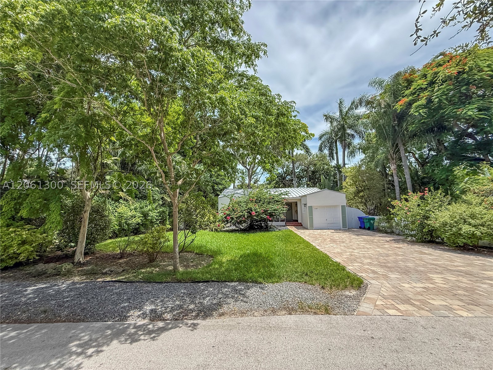 4152 Battersea Rd, Miami FL 33133