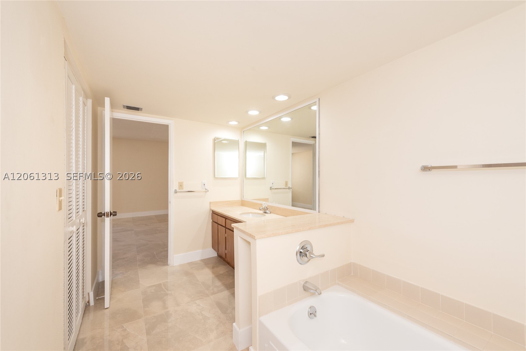600 Biltmore Way #1014, Coral Gables FL 33134