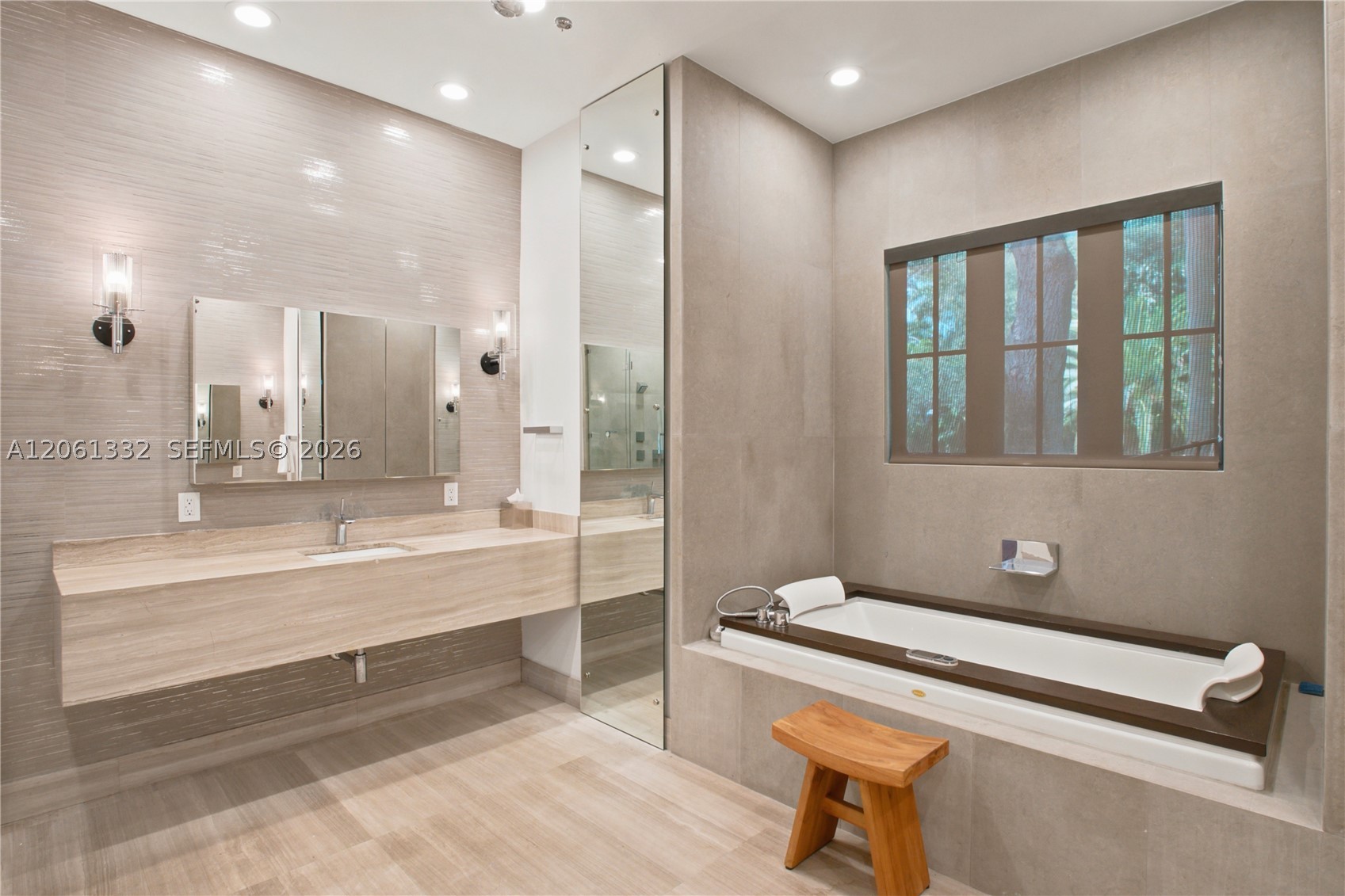 9501 Kerwood Ct, Coral Gables FL 33156