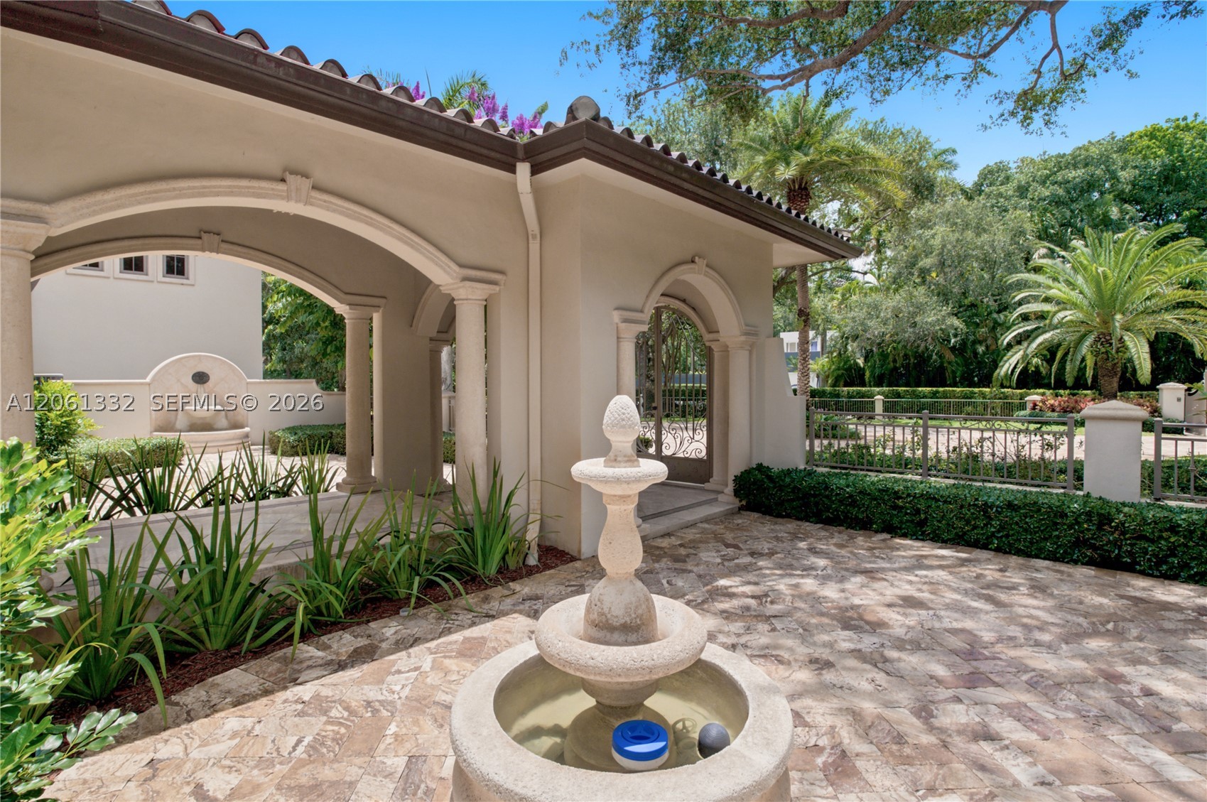 9501 Kerwood Ct, Coral Gables FL 33156