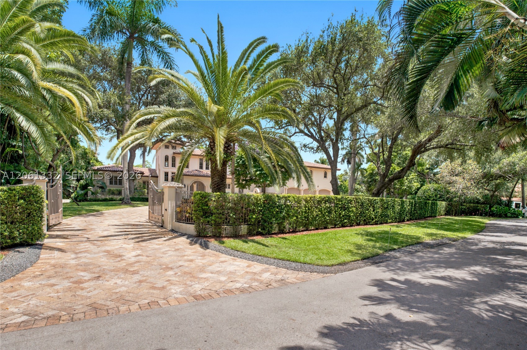 9501 Kerwood Ct, Coral Gables FL 33156