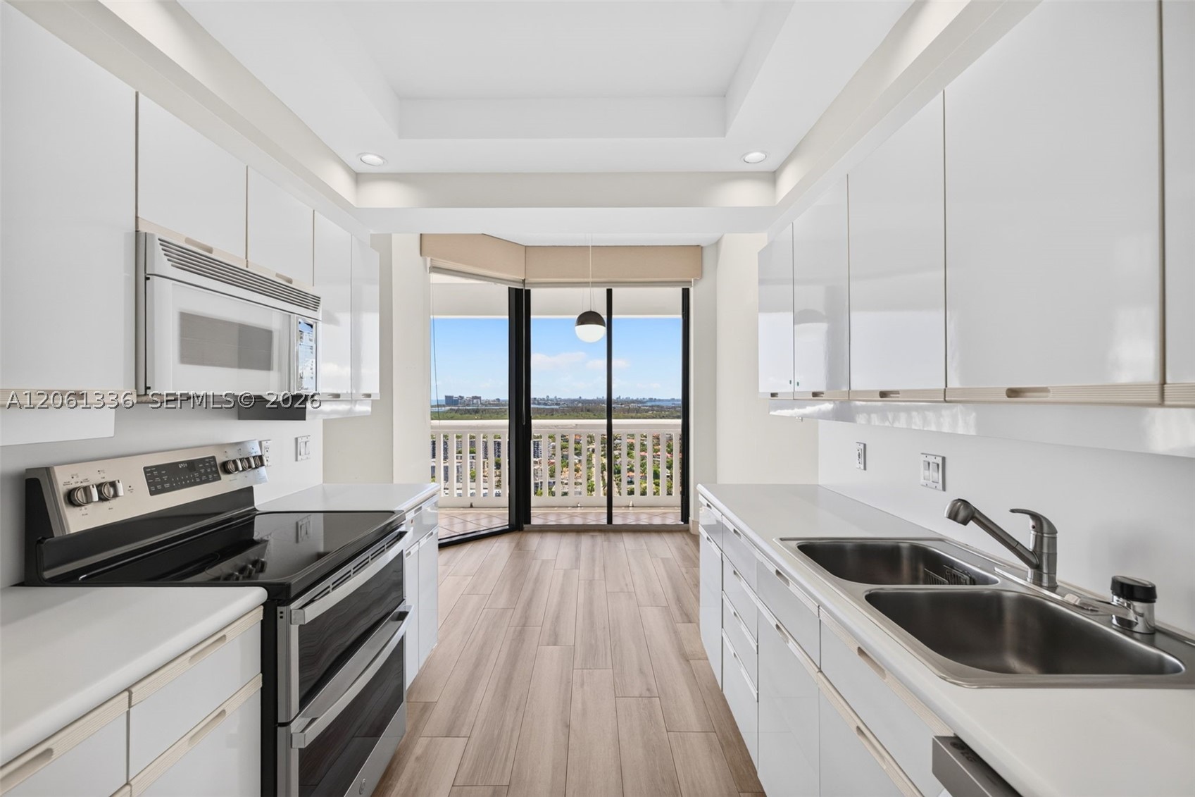 2000 Island Blvd #3008, Aventura FL 33160