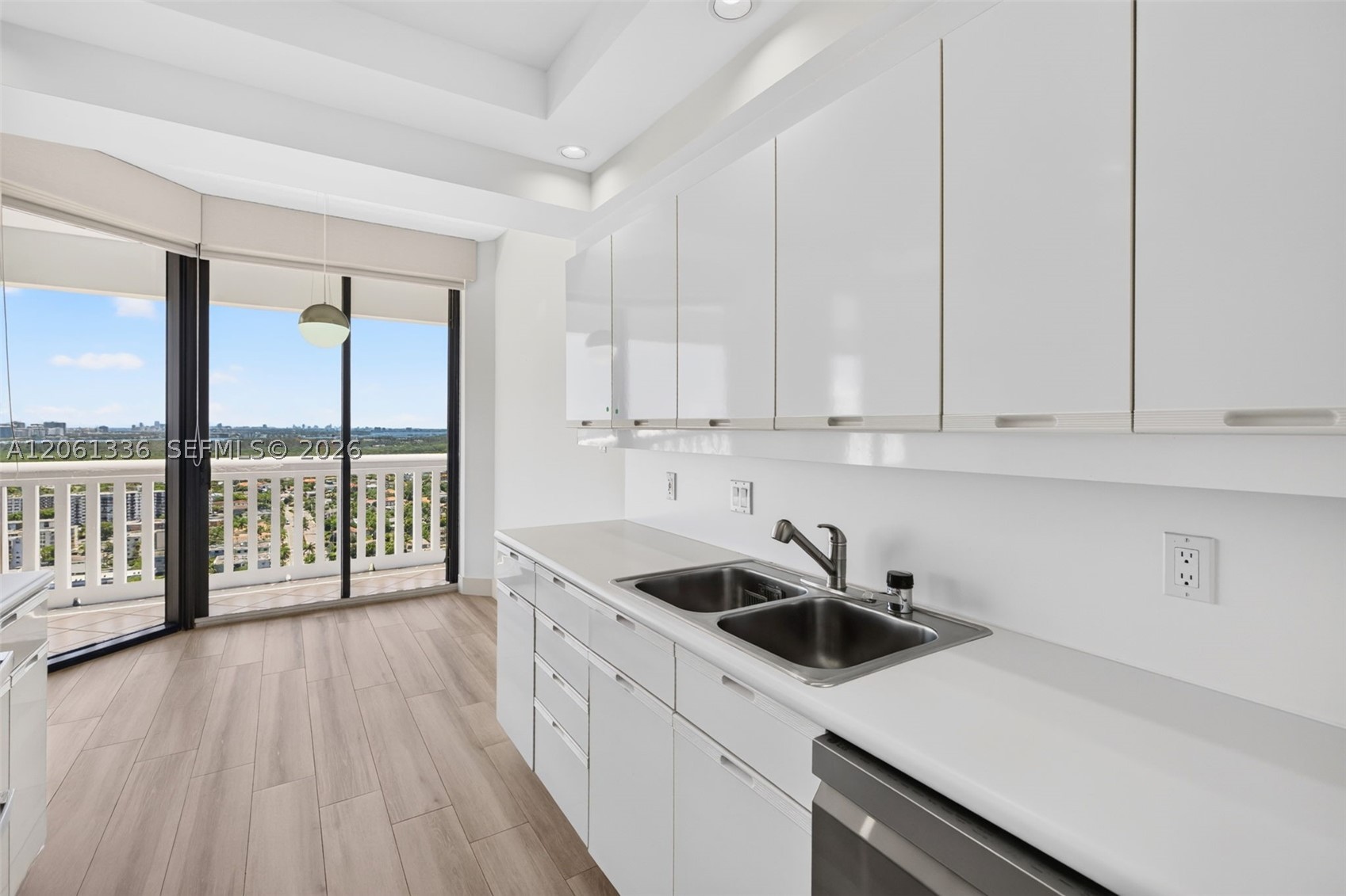 2000 Island Blvd #3008, Aventura FL 33160