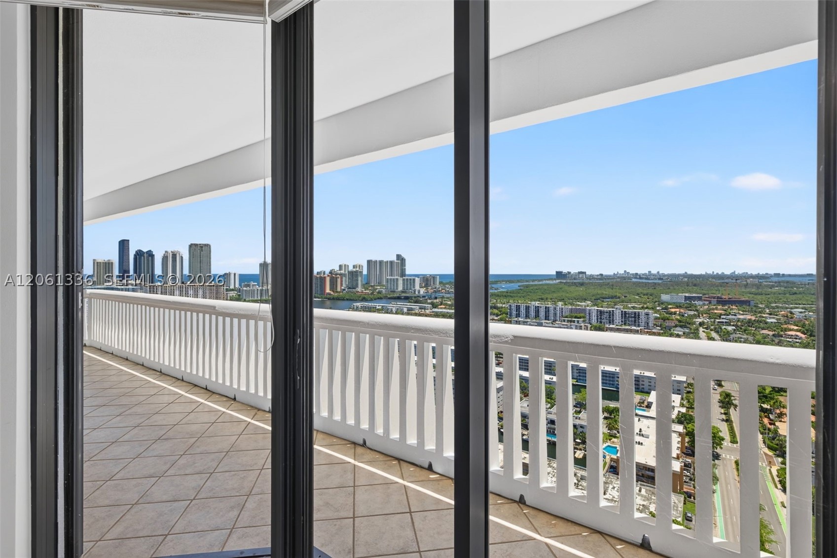 2000 Island Blvd #3008, Aventura FL 33160