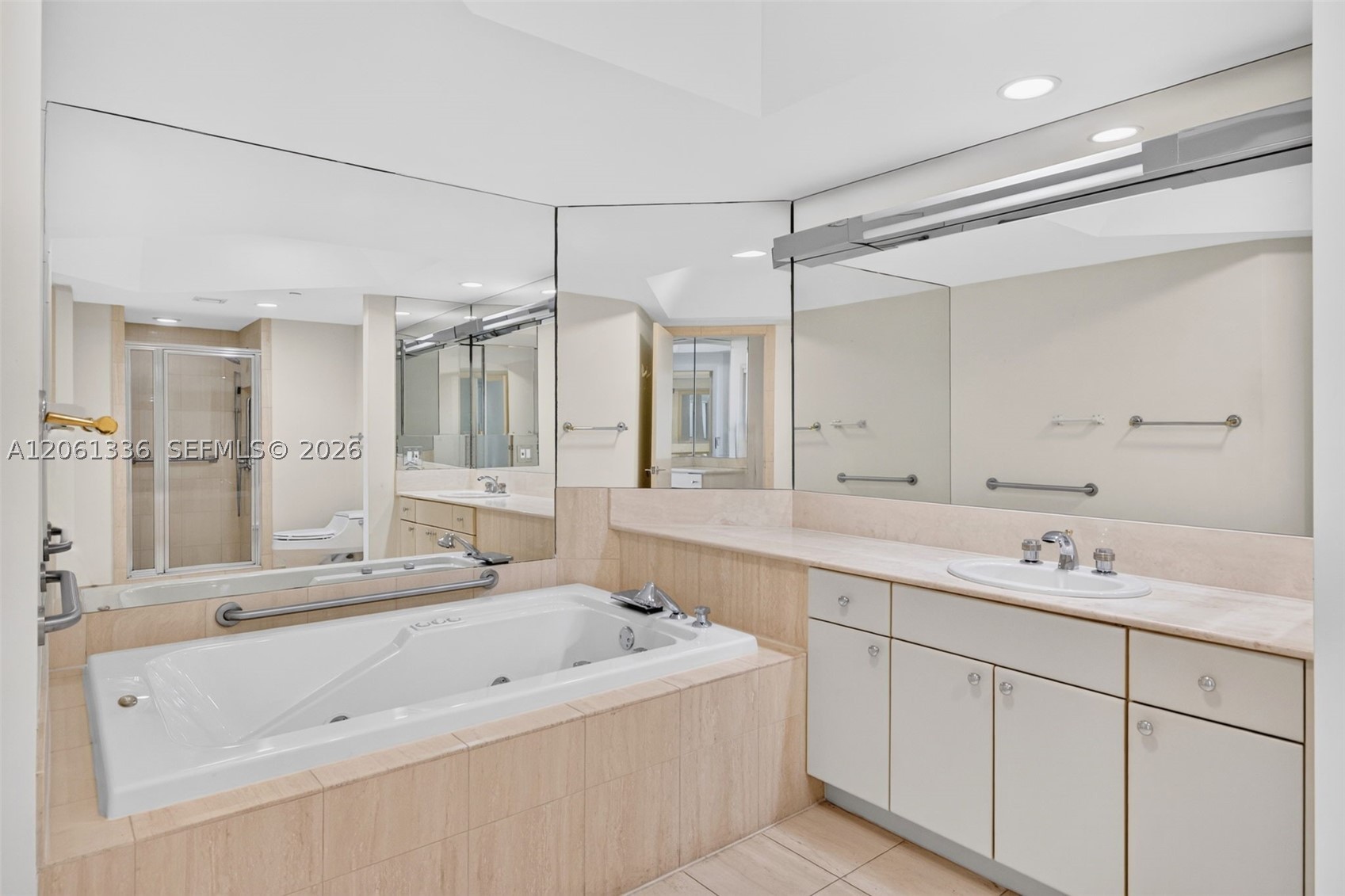 2000 Island Blvd #3008, Aventura FL 33160