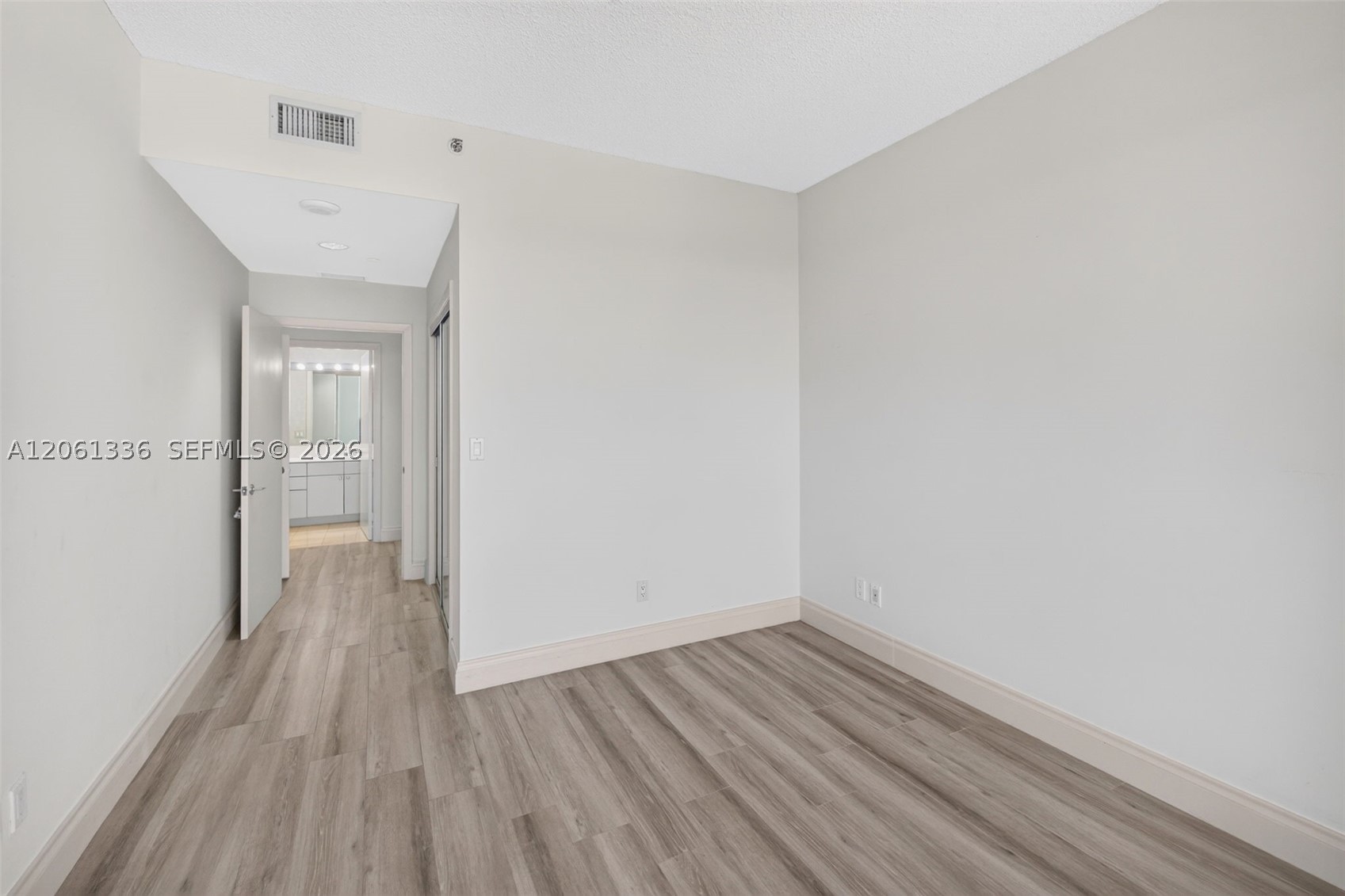 2000 Island Blvd #3008, Aventura FL 33160