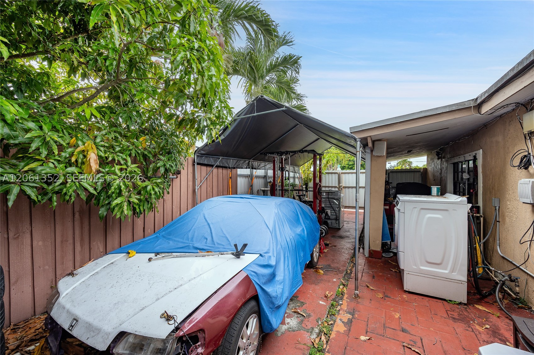 11451 SW 43rd St, Miami FL 33165