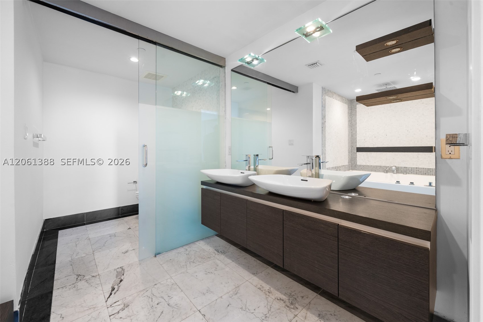 200 Biscayne Boulevard Way #4409, Miami FL 33131