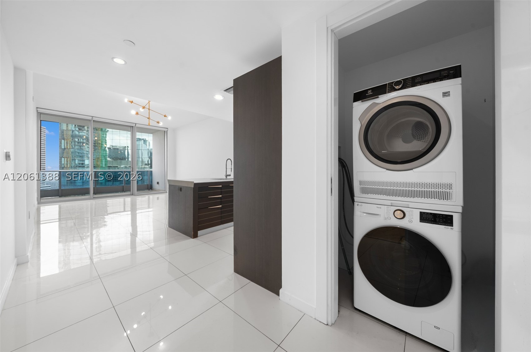 200 Biscayne Boulevard Way #4409, Miami FL 33131