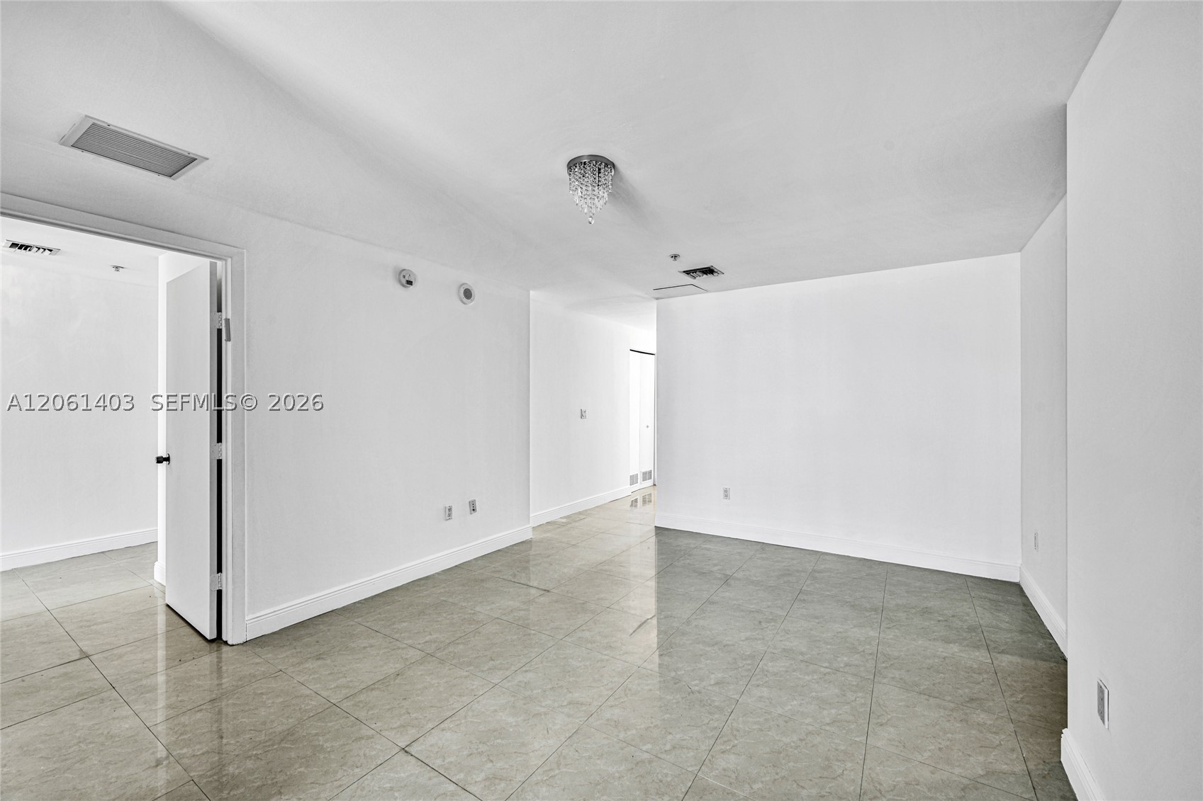 90 SW 3rd St #PH-17, Miami FL 33130